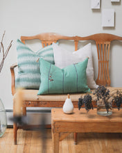 Load image into Gallery viewer, Linen Throw Pillow-Manabi