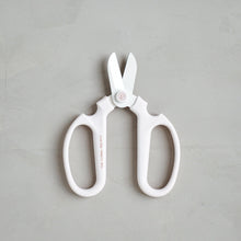 Load image into Gallery viewer, Floral Clippers