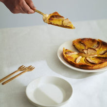 Load image into Gallery viewer, Brass cake/pie server
