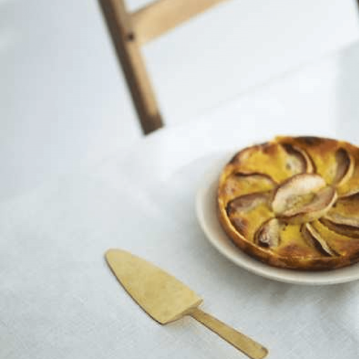 Brass cake/pie server